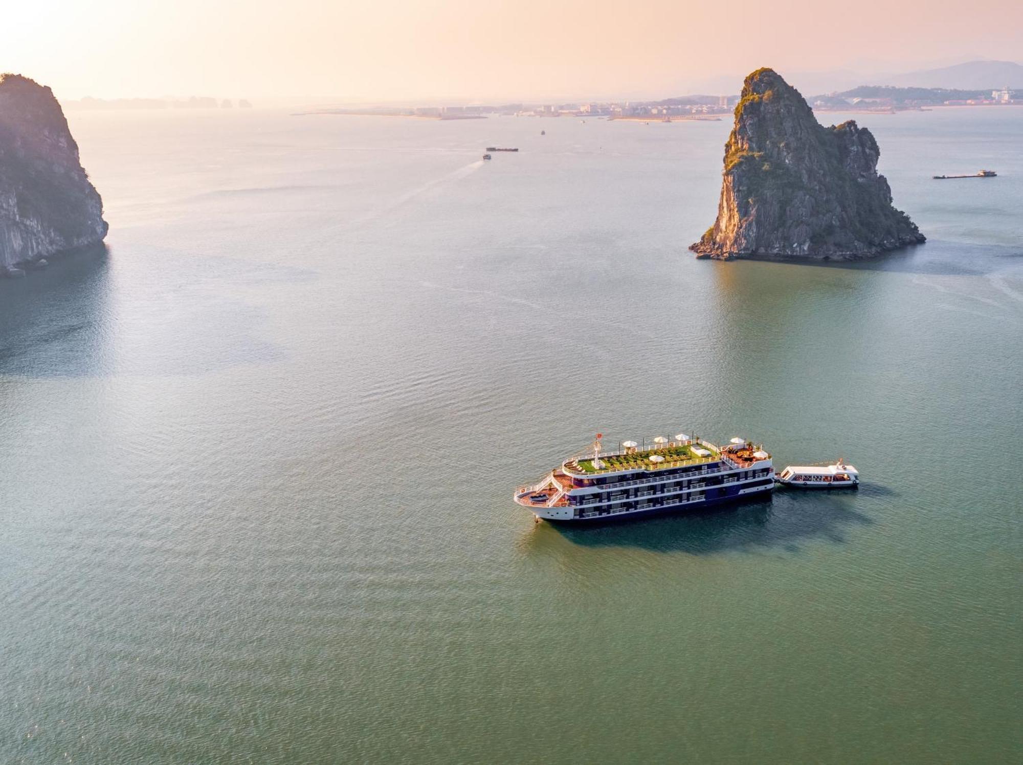 Halong Dragon Bay Cruise 호텔 하롱 외부 사진